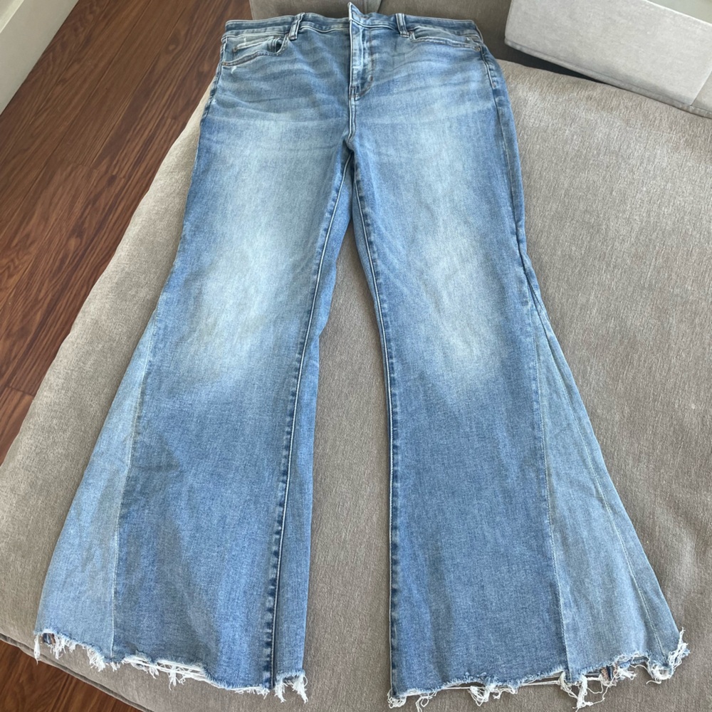 Festival Flare American Eagle Jeans